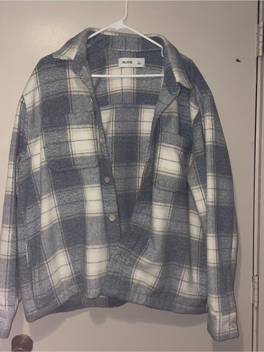 Hollister Women's Blue and White Plaid Shacket